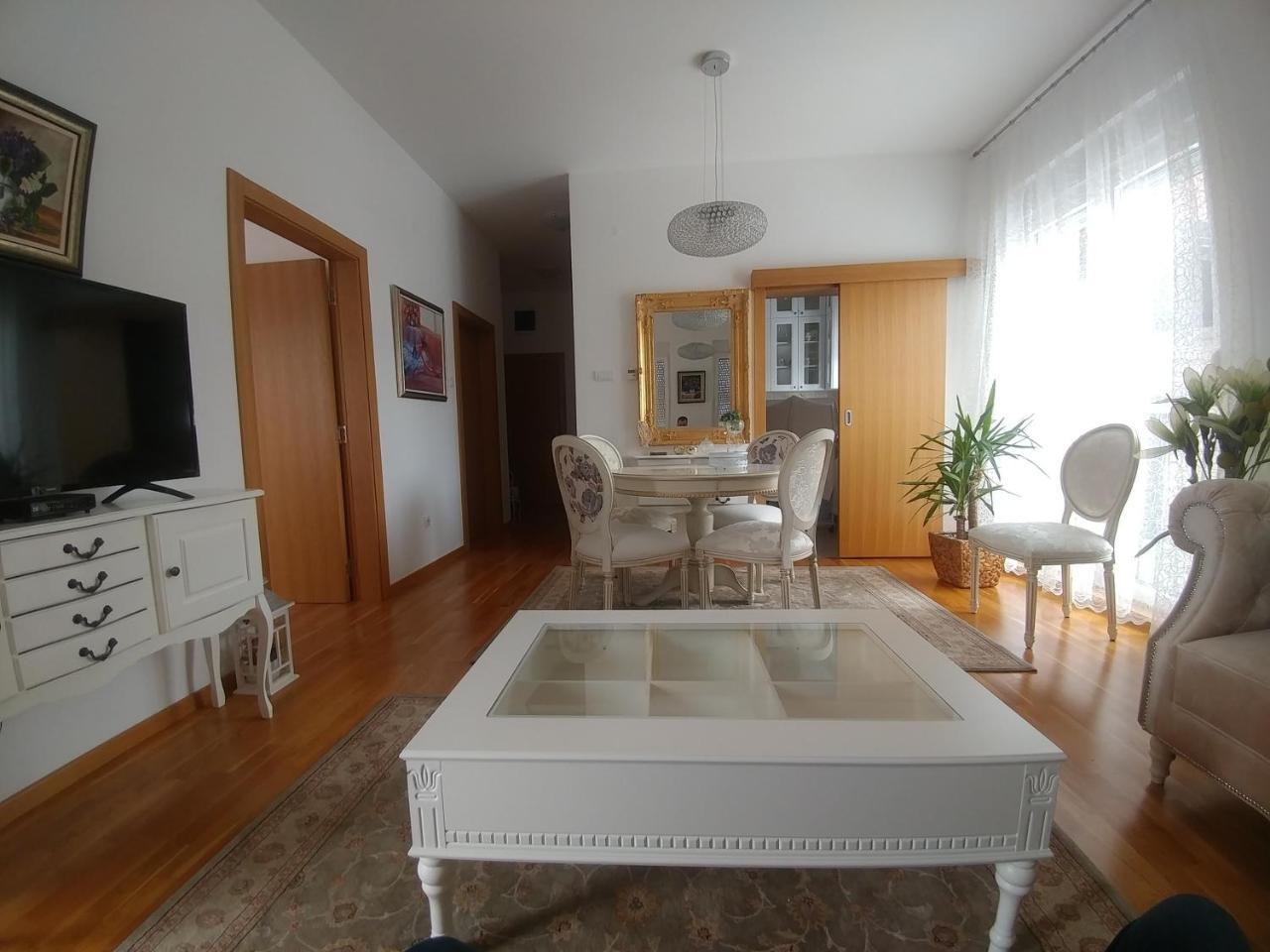 Jc10 Apartment 3 Bedroom, Free Parking, 73Sqm Novi Sad Exterior foto